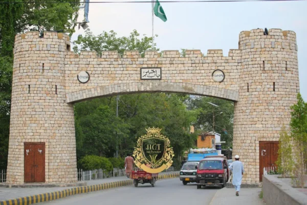 Haartransplantatie klinieken in Pakistan – Beste haartransplantatie chirurgen, kosten & procedures uitgelegd