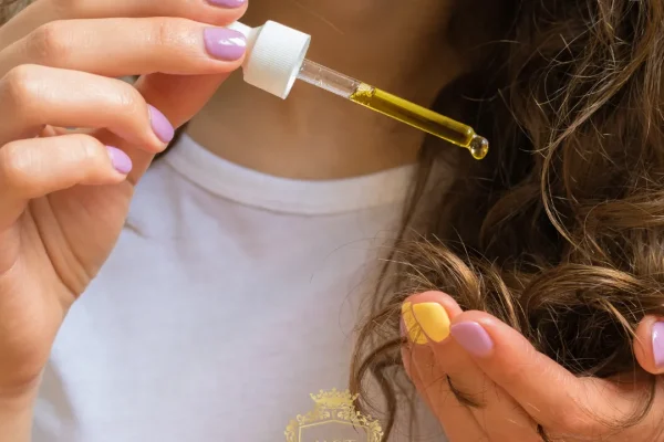 How To Use Coconut Oil In Hair Care: Masks, Scalp, And Frizz Control