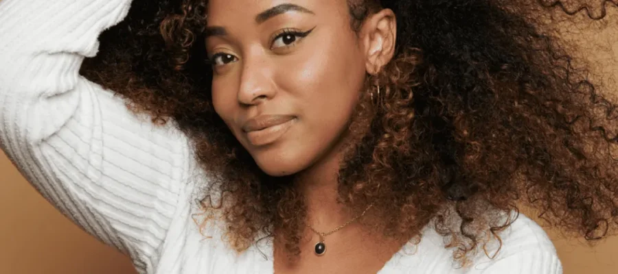 O que é cabelo de baixa porosidade e como mantê-lo hidratado F