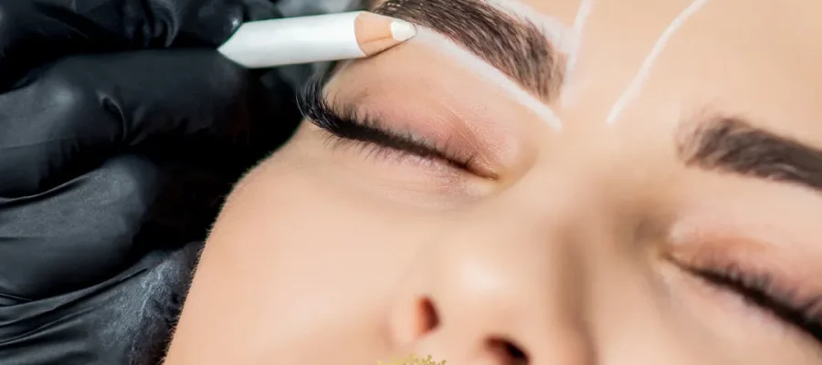 Wat is een micro-FUE wenkbrauwtransplantatie?