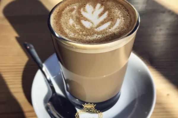 Wann kann man nach einer Haartransplantation wieder Kaffee trinken?